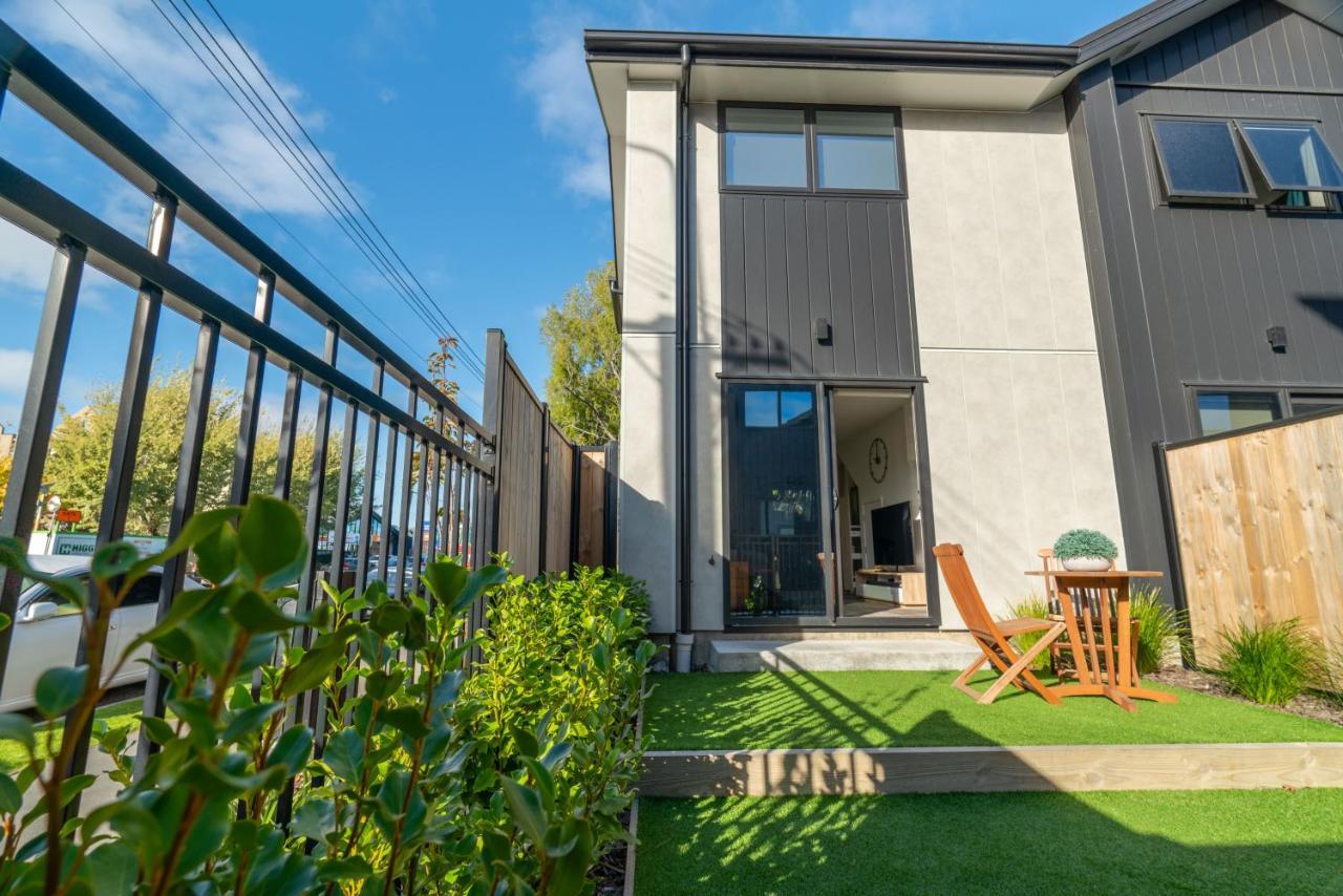 King Bed On Hagley Park Corner In The Cbd Apartment Крайстчърч Екстериор снимка