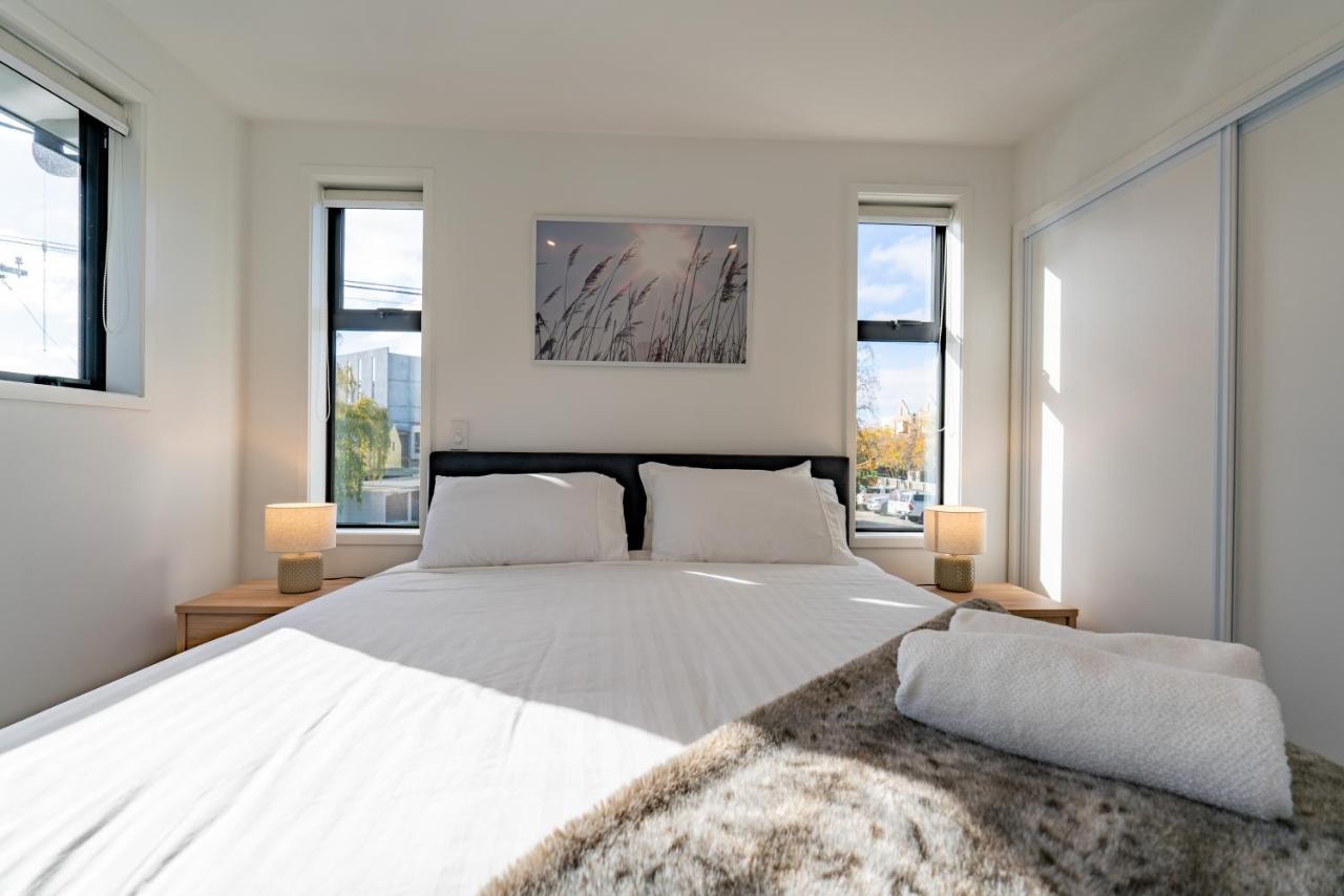 King Bed On Hagley Park Corner In The Cbd Apartment Крайстчърч Екстериор снимка