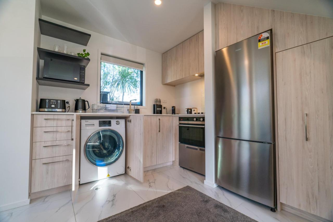 King Bed On Hagley Park Corner In The Cbd Apartment Крайстчърч Екстериор снимка