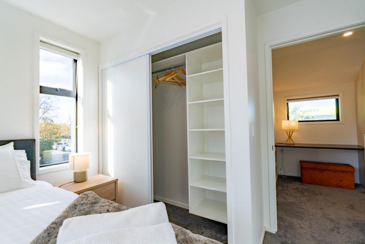 King Bed On Hagley Park Corner In The Cbd Apartment Крайстчърч Екстериор снимка