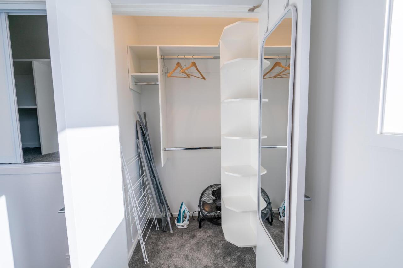 King Bed On Hagley Park Corner In The Cbd Apartment Крайстчърч Екстериор снимка